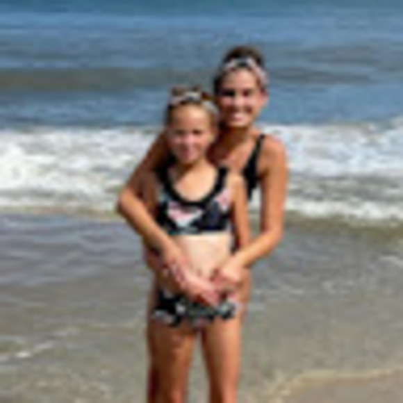 Meet your Posher, Cyndy - Picture 1 of 1